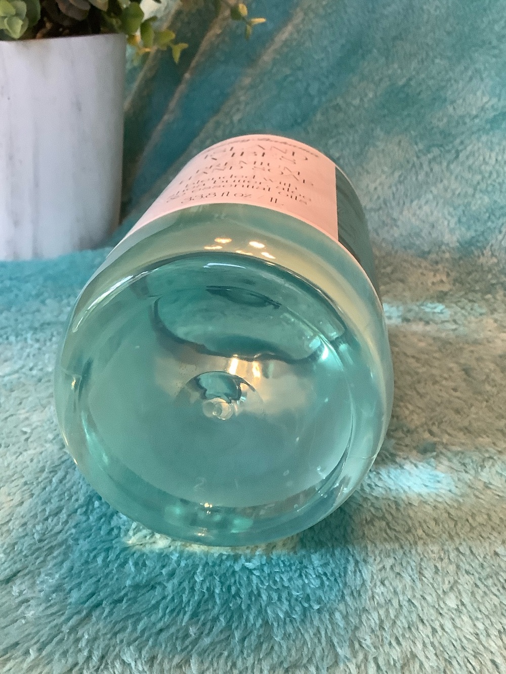 Tommy Bahama Scented Island Vibes Premium Hand Soap Refill, NWT XL 33.8oz. - Picture 9 of 10